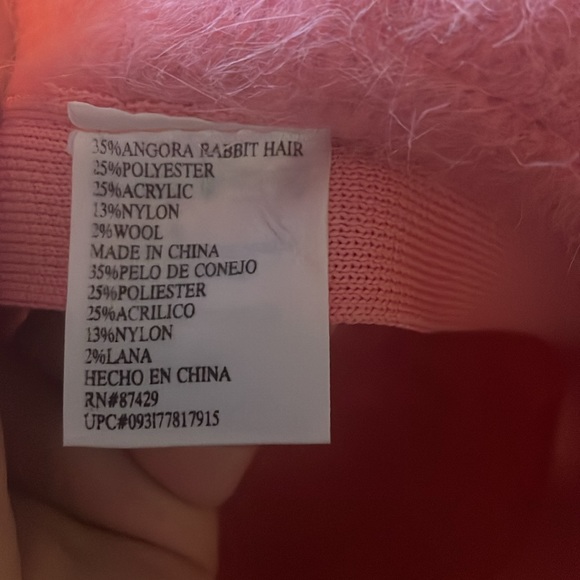 Fuzzy pink bucket hat - Picture 4 of 4